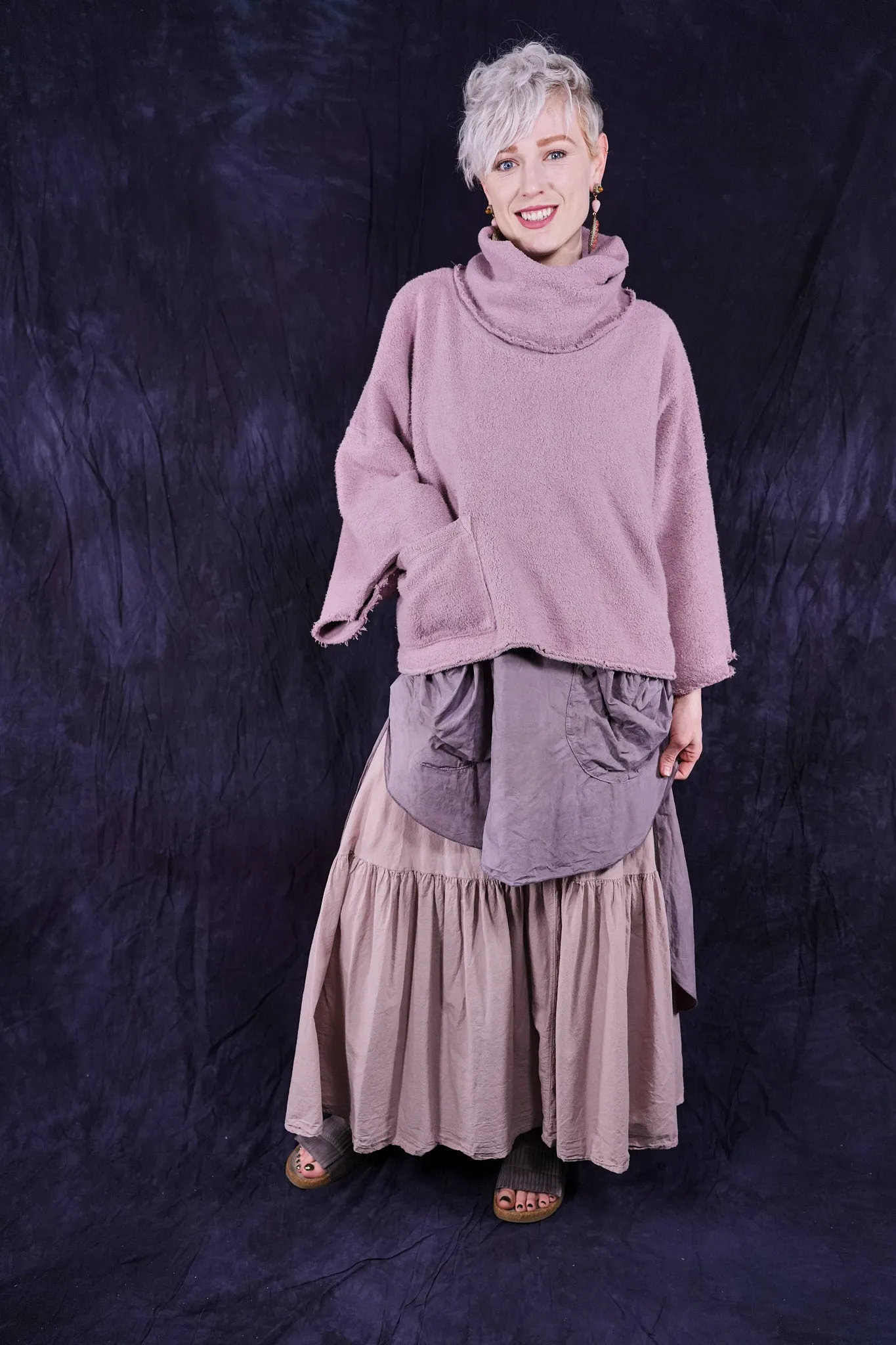 1589 Crop Sherpa Cowl Wood Rose