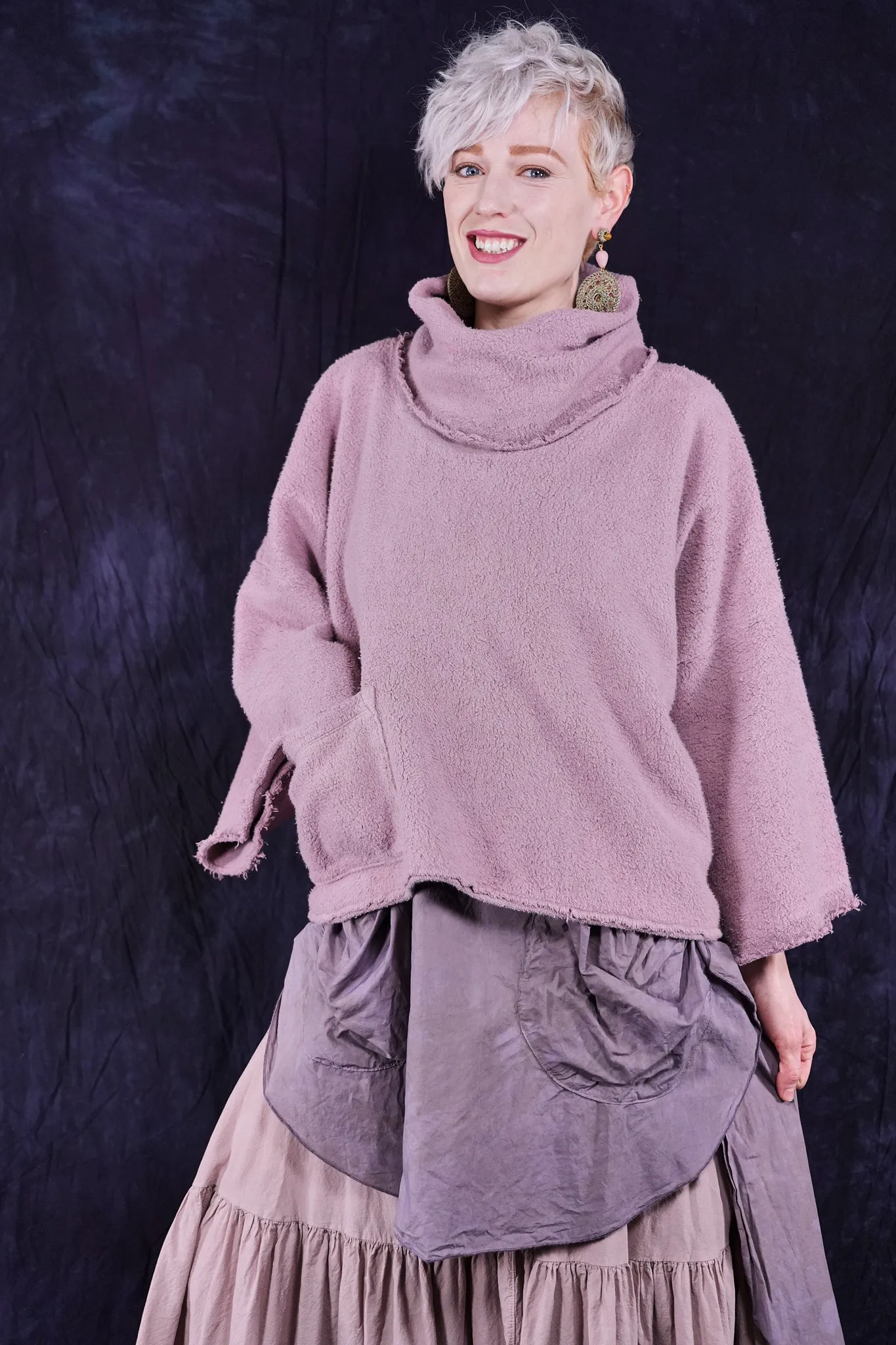 1589 Crop Sherpa Cowl Wood Rose