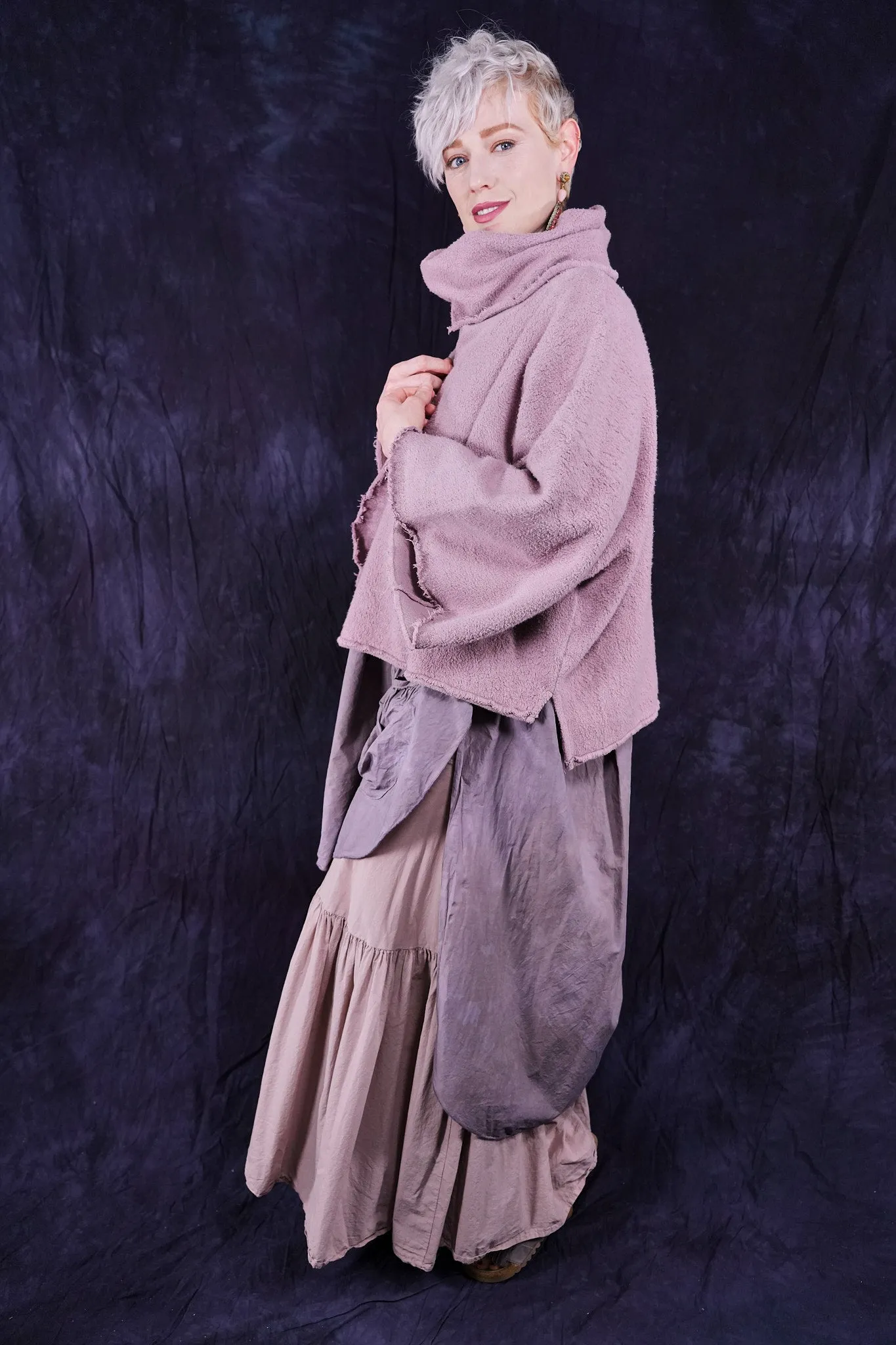 1589 Crop Sherpa Cowl Wood Rose