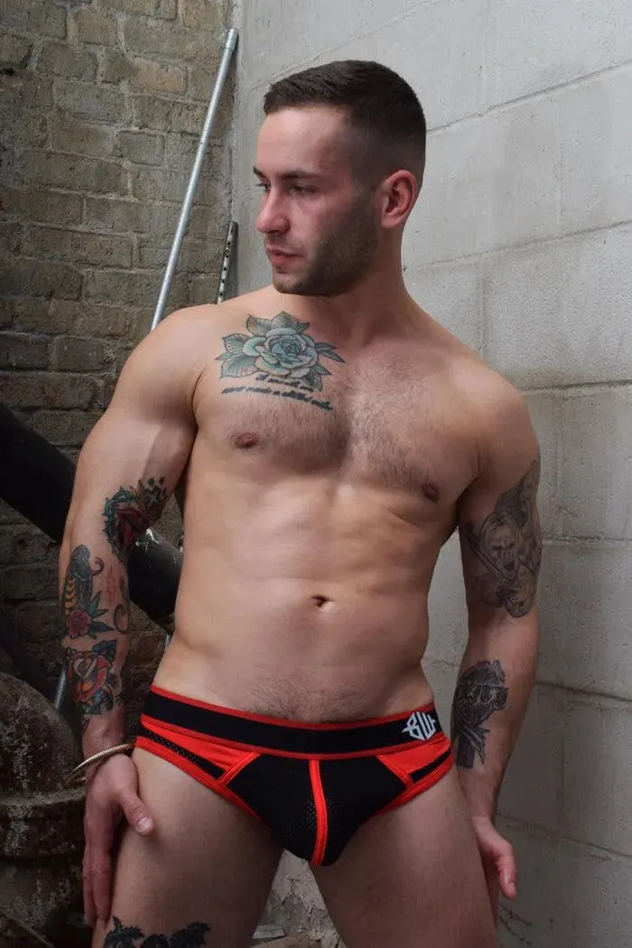 BRUT BRIEF RED