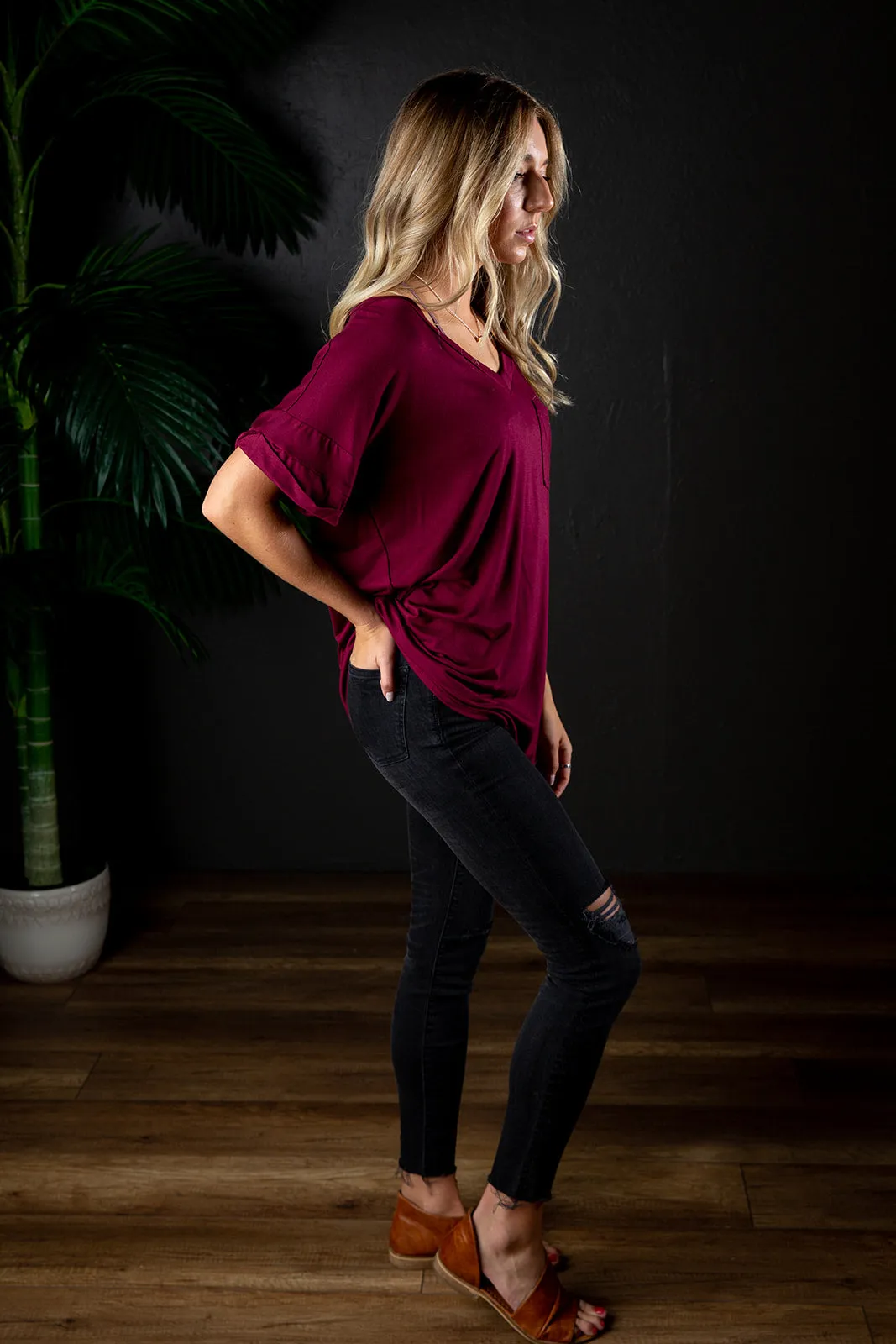 DARIA V NECK BURGUNDY