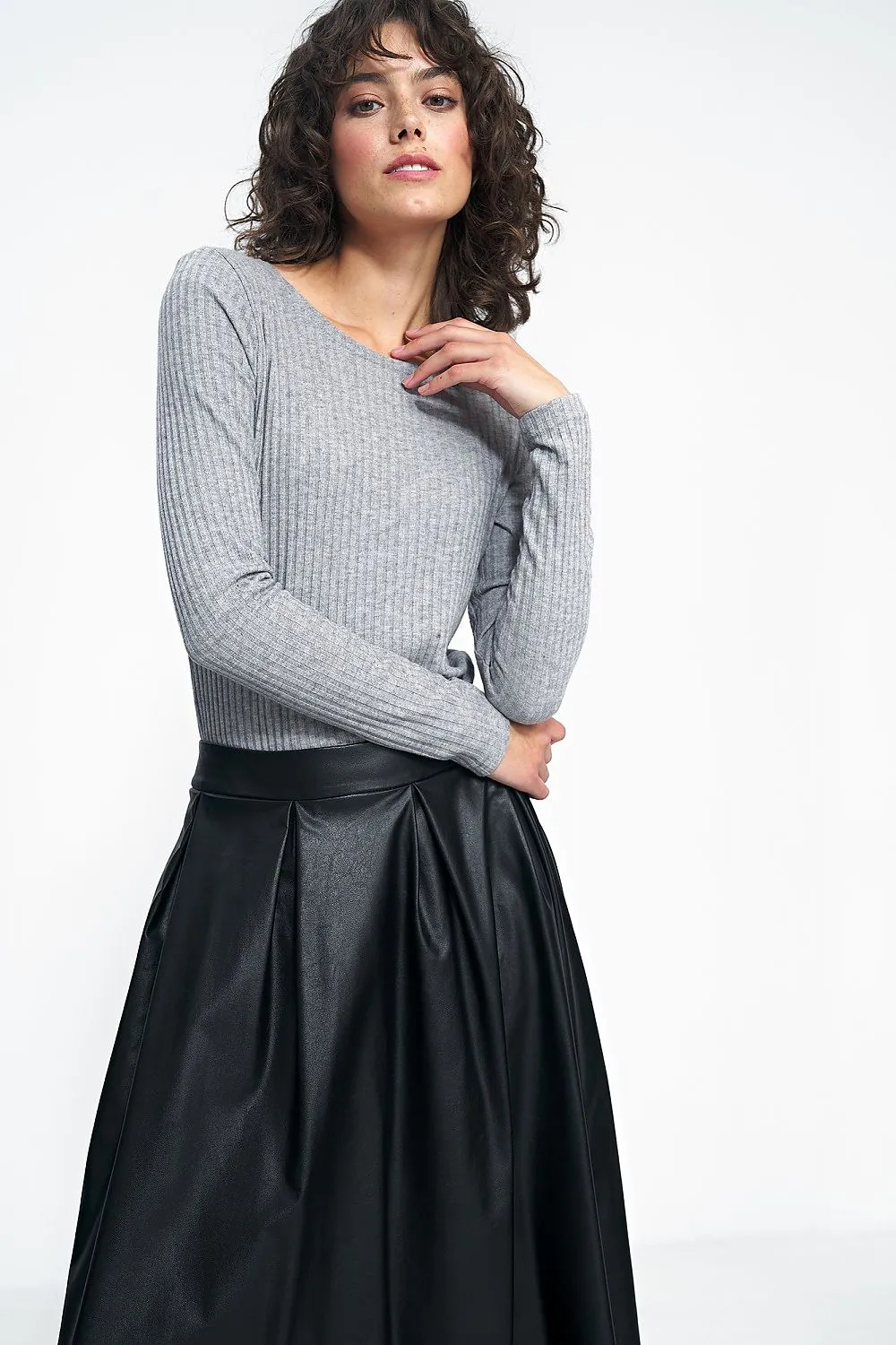 Elegant Fitted Long-Sleeve Blouse