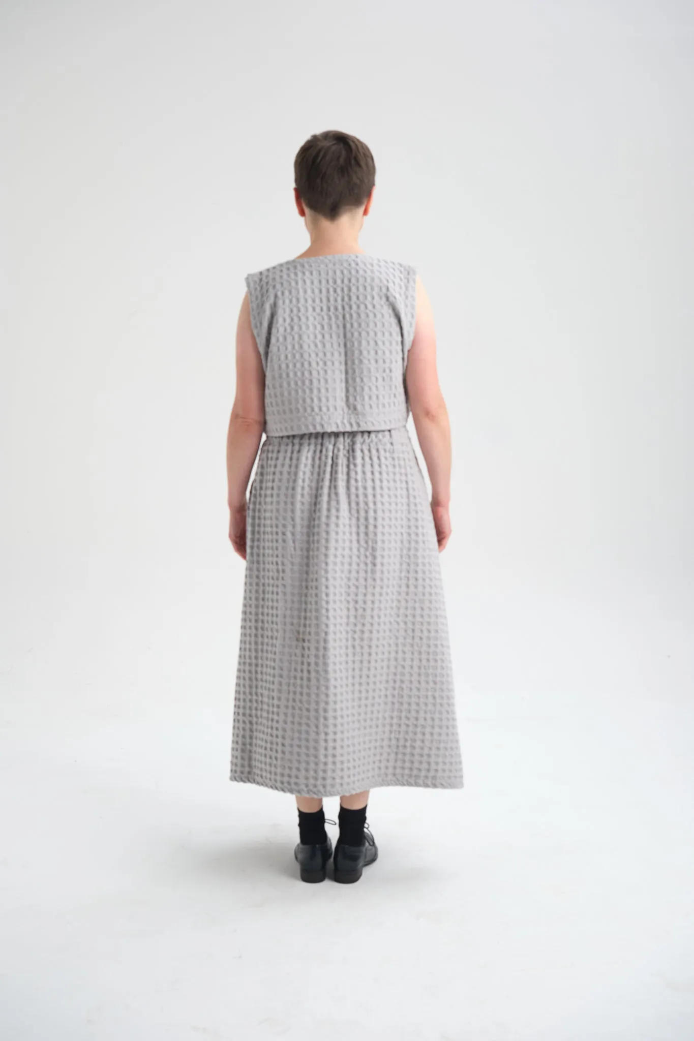 GREY PIVOT TOP