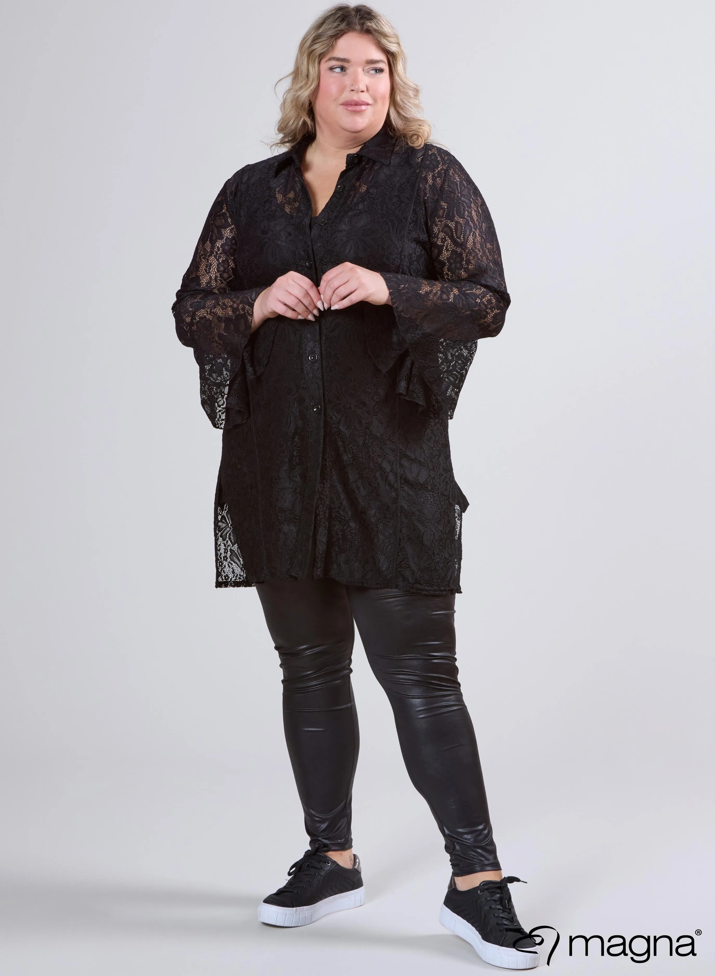 Magna Long Lace Buttoned Blouse Black