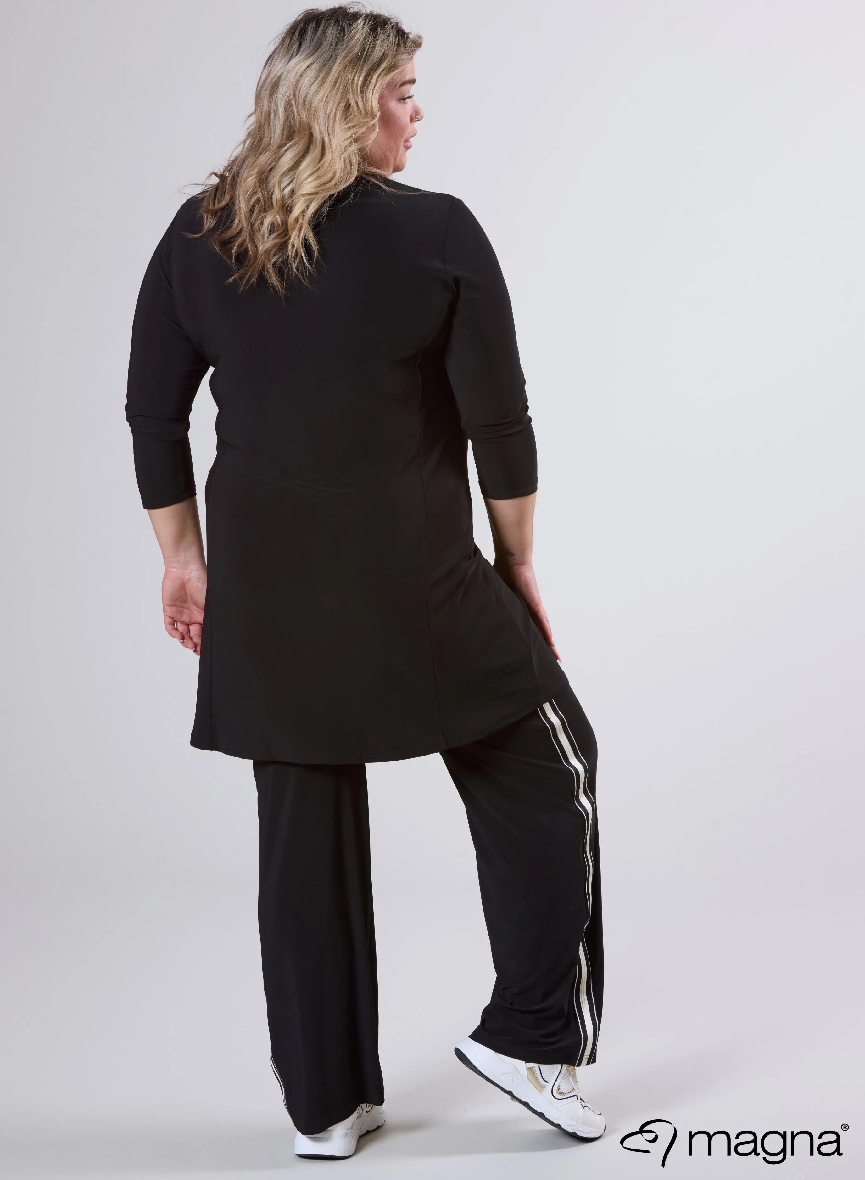 Magna V-Neck Trim Tunic Black