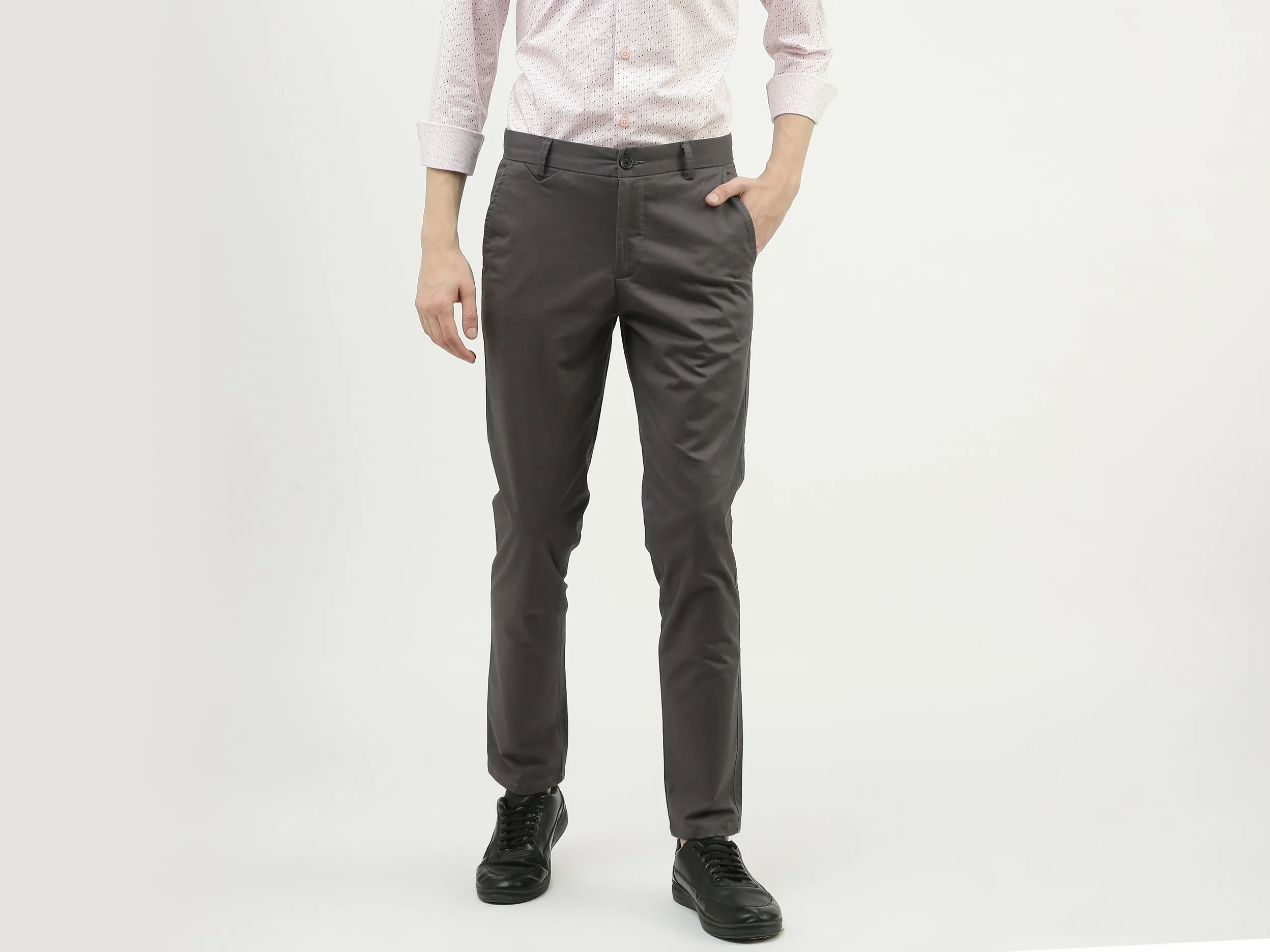 Men Solid Slim Fit Trousers