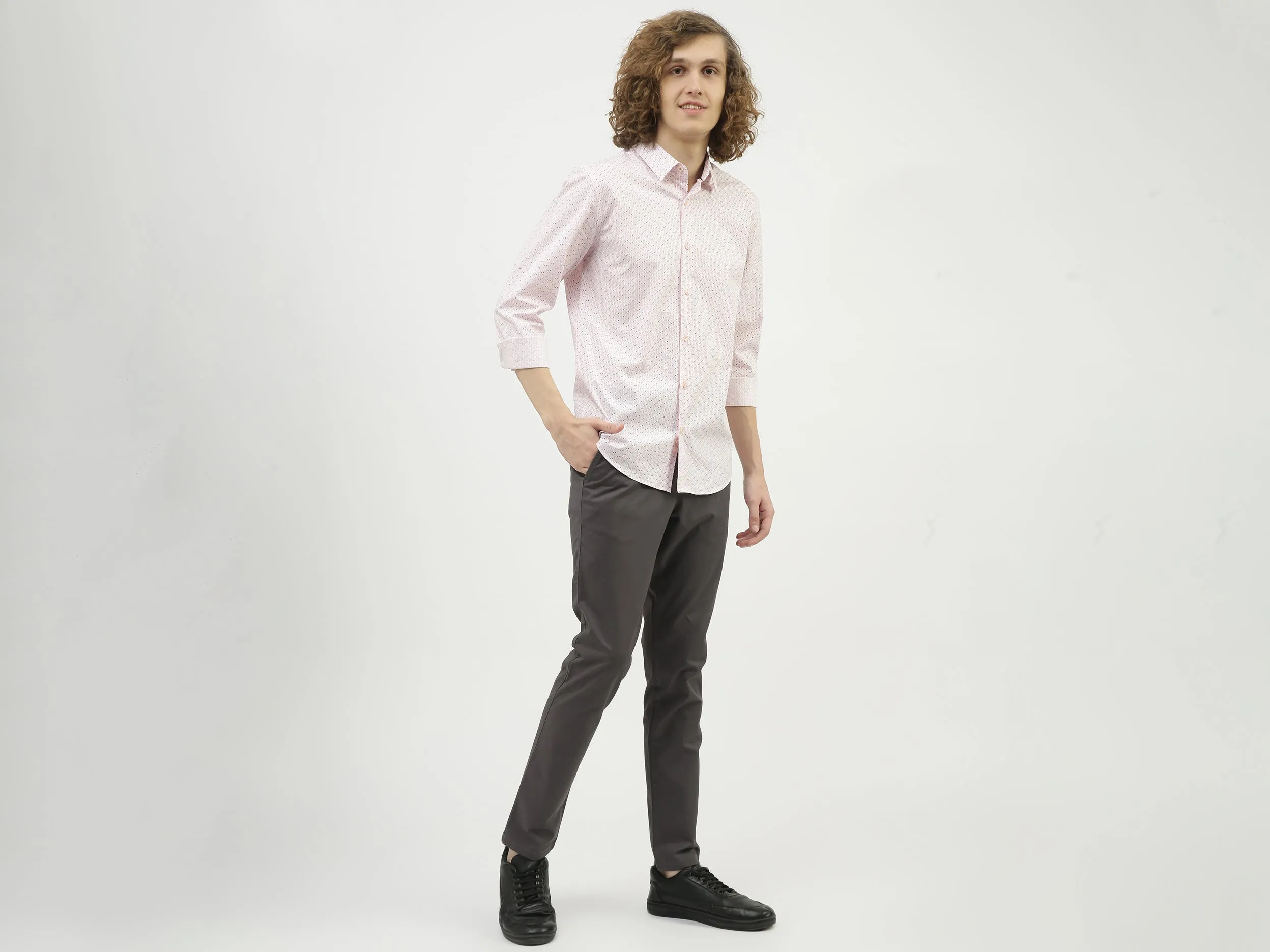Men Solid Slim Fit Trousers