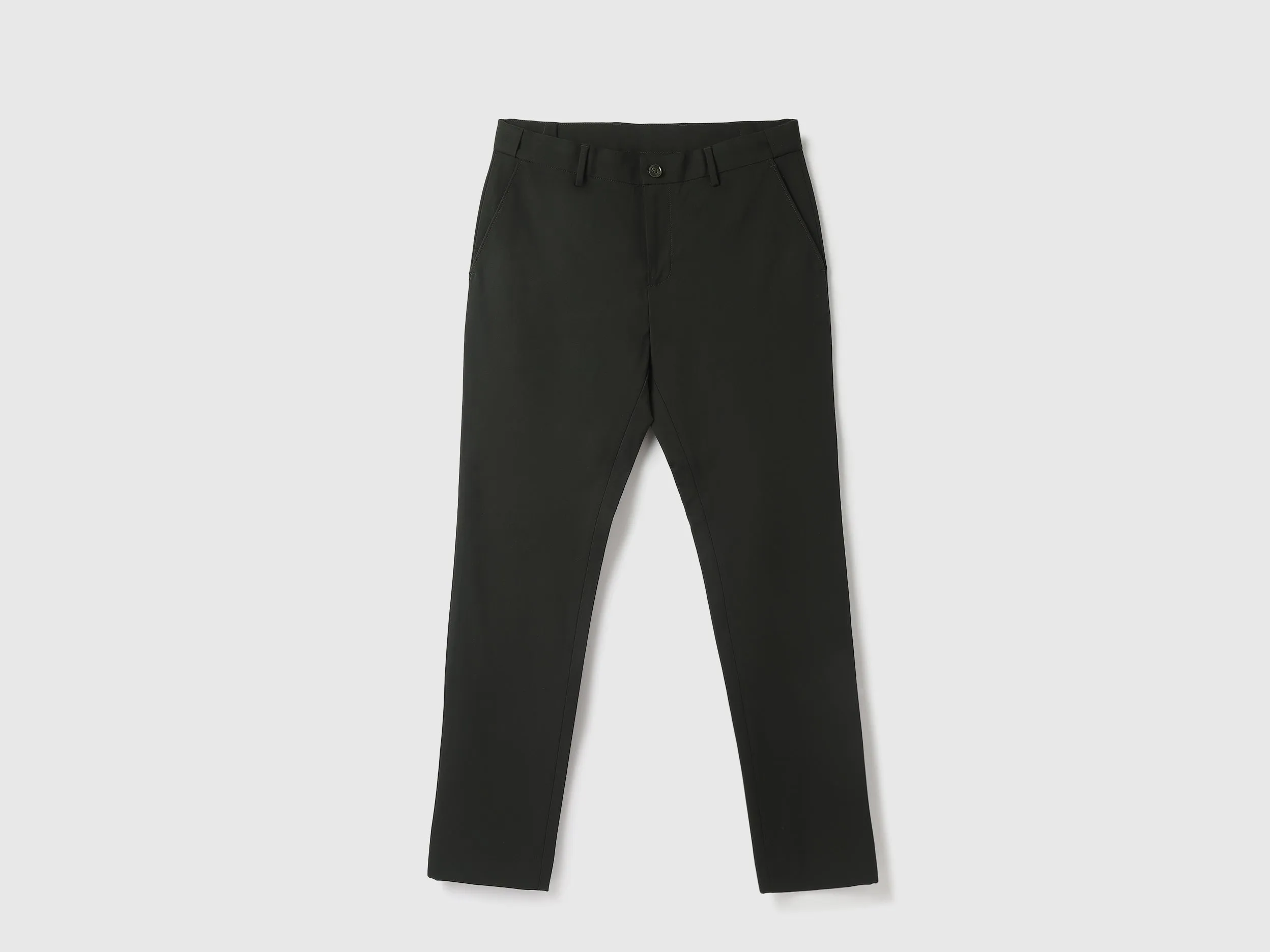 Men Solid Slim Fit Trousers