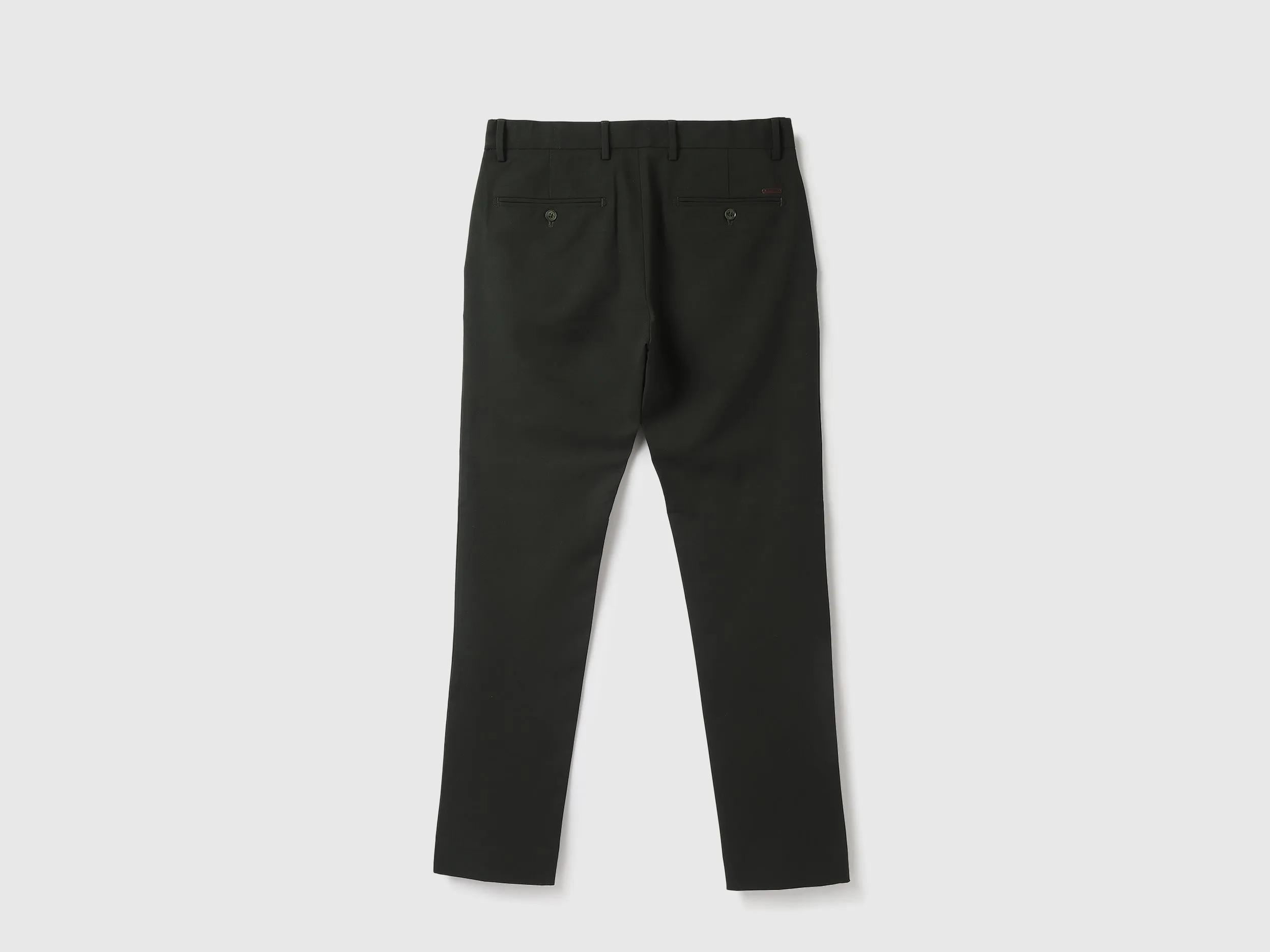 Men Solid Slim Fit Trousers