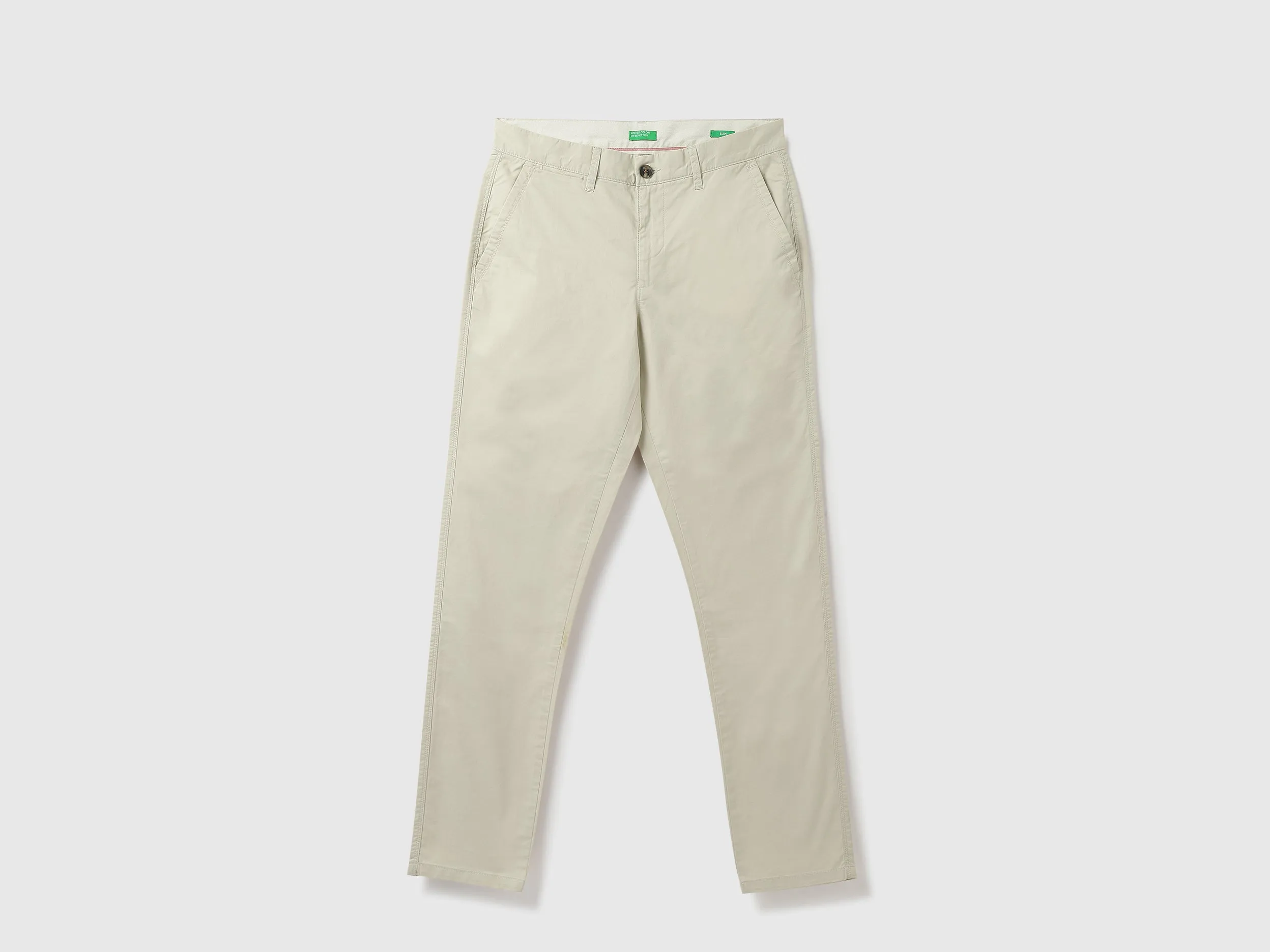 Men Solid Slim Fit Trousers