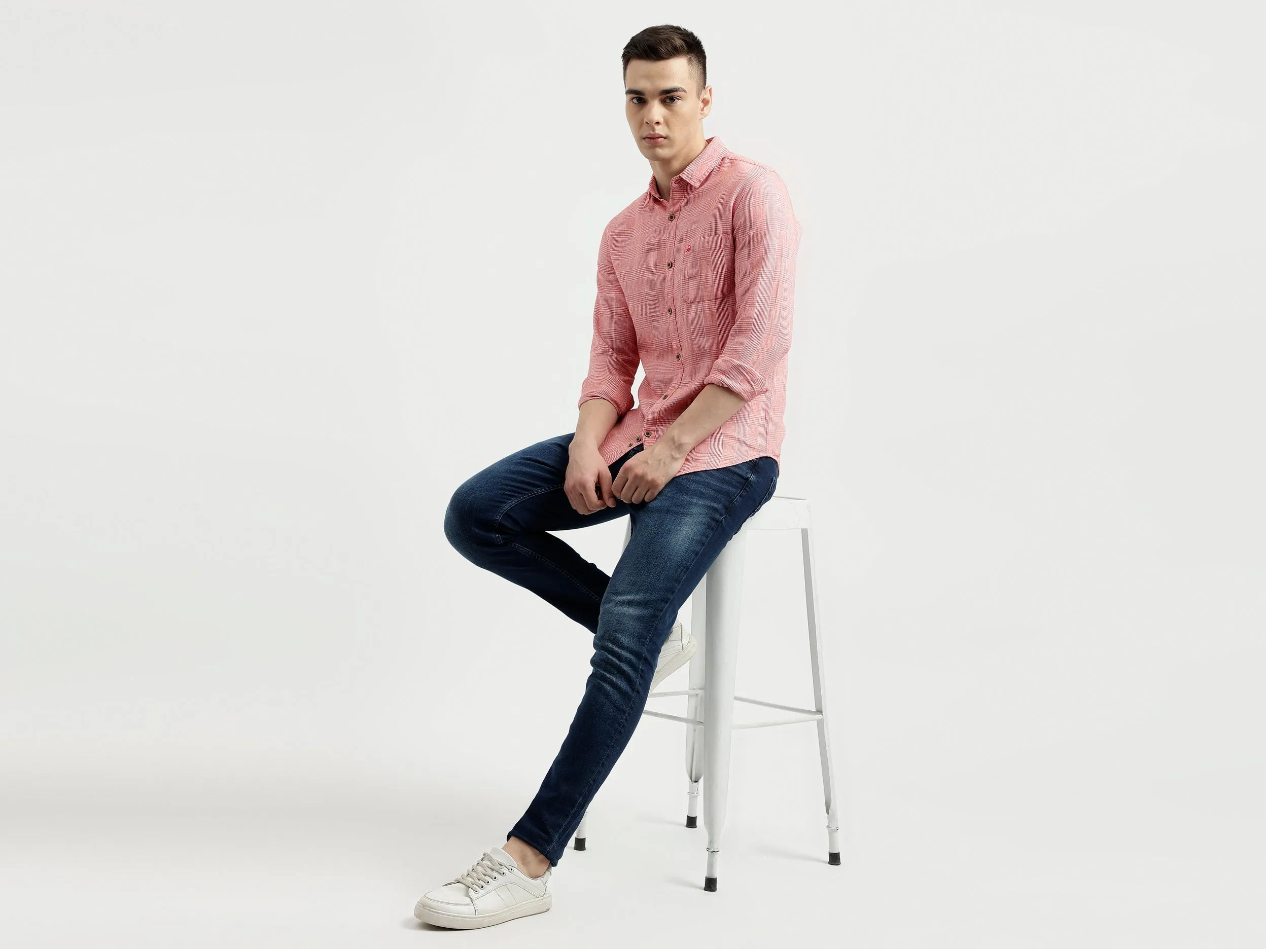 Men's Slim Fit Tapered Dark Wash Jeans