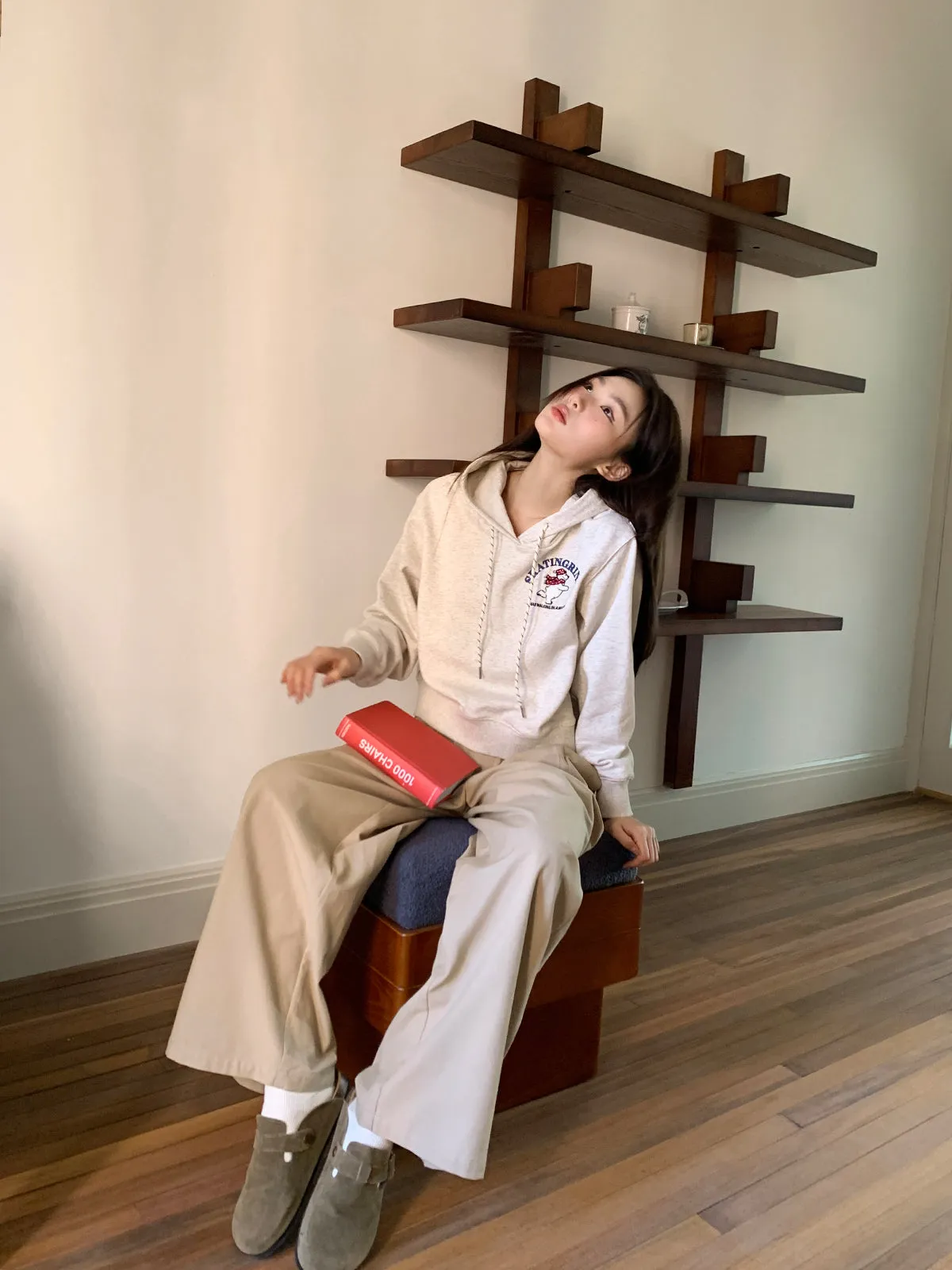 Pleated wide-leg pants