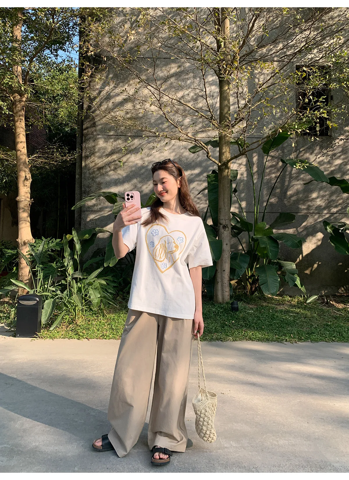 Pleated wide-leg pants