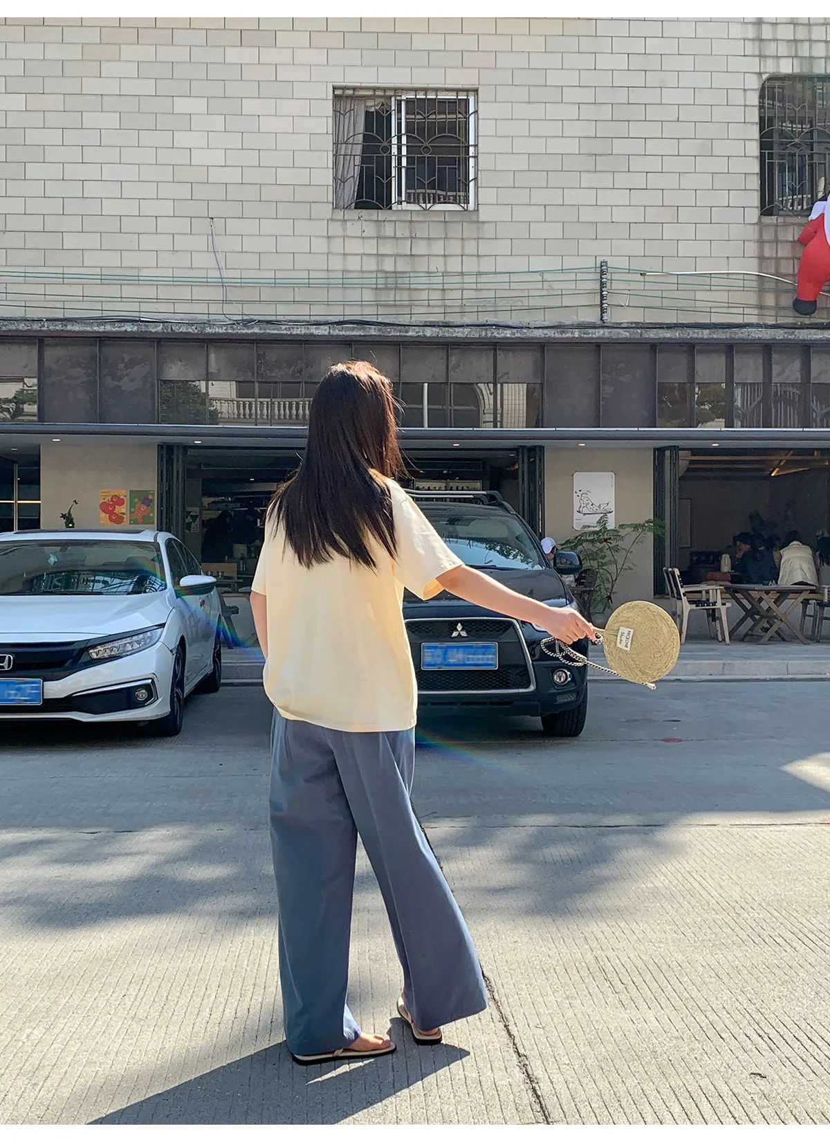 Pleated wide-leg pants