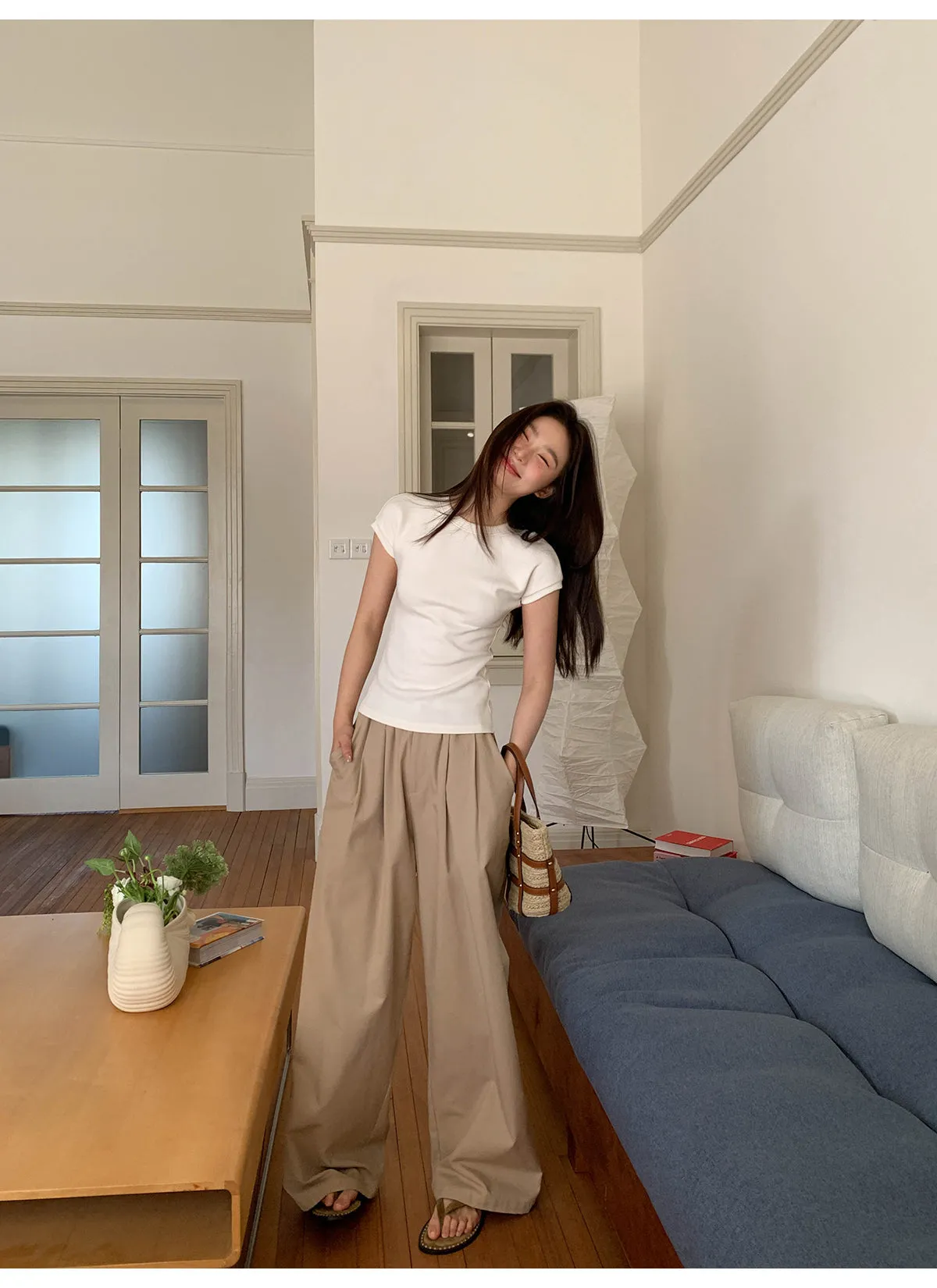 Pleated wide-leg pants