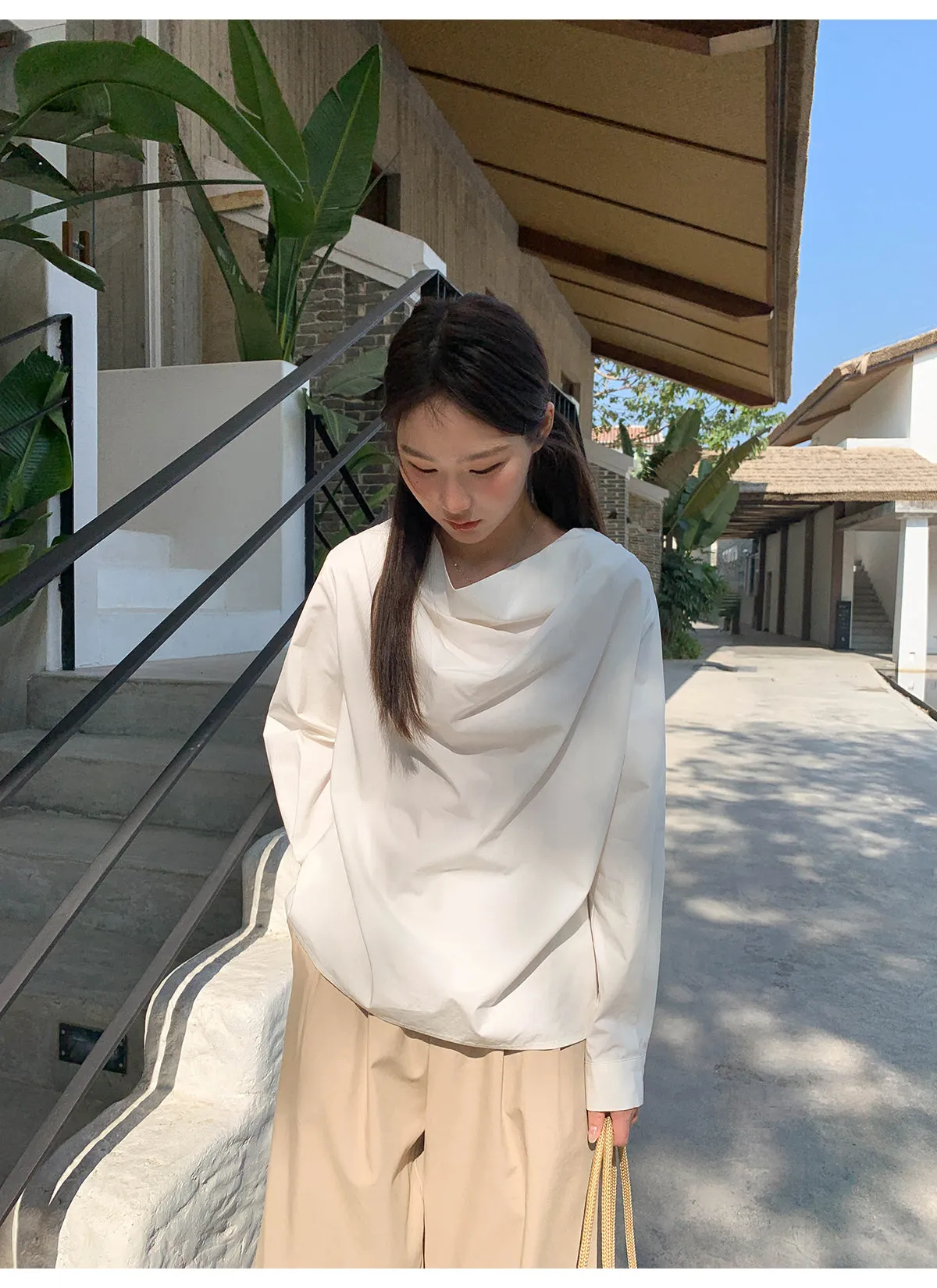 Pleated wide-leg pants