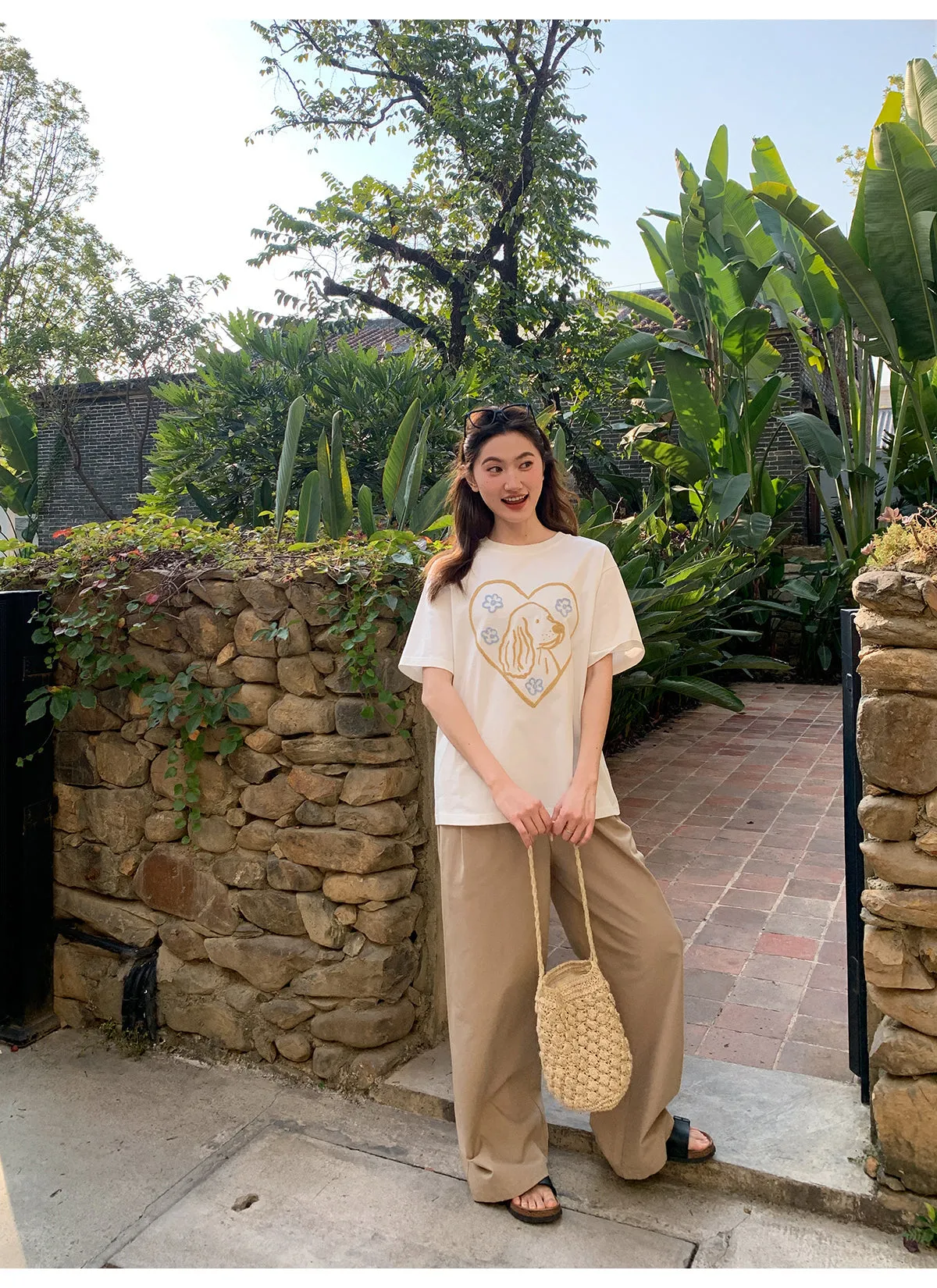 Pleated wide-leg pants