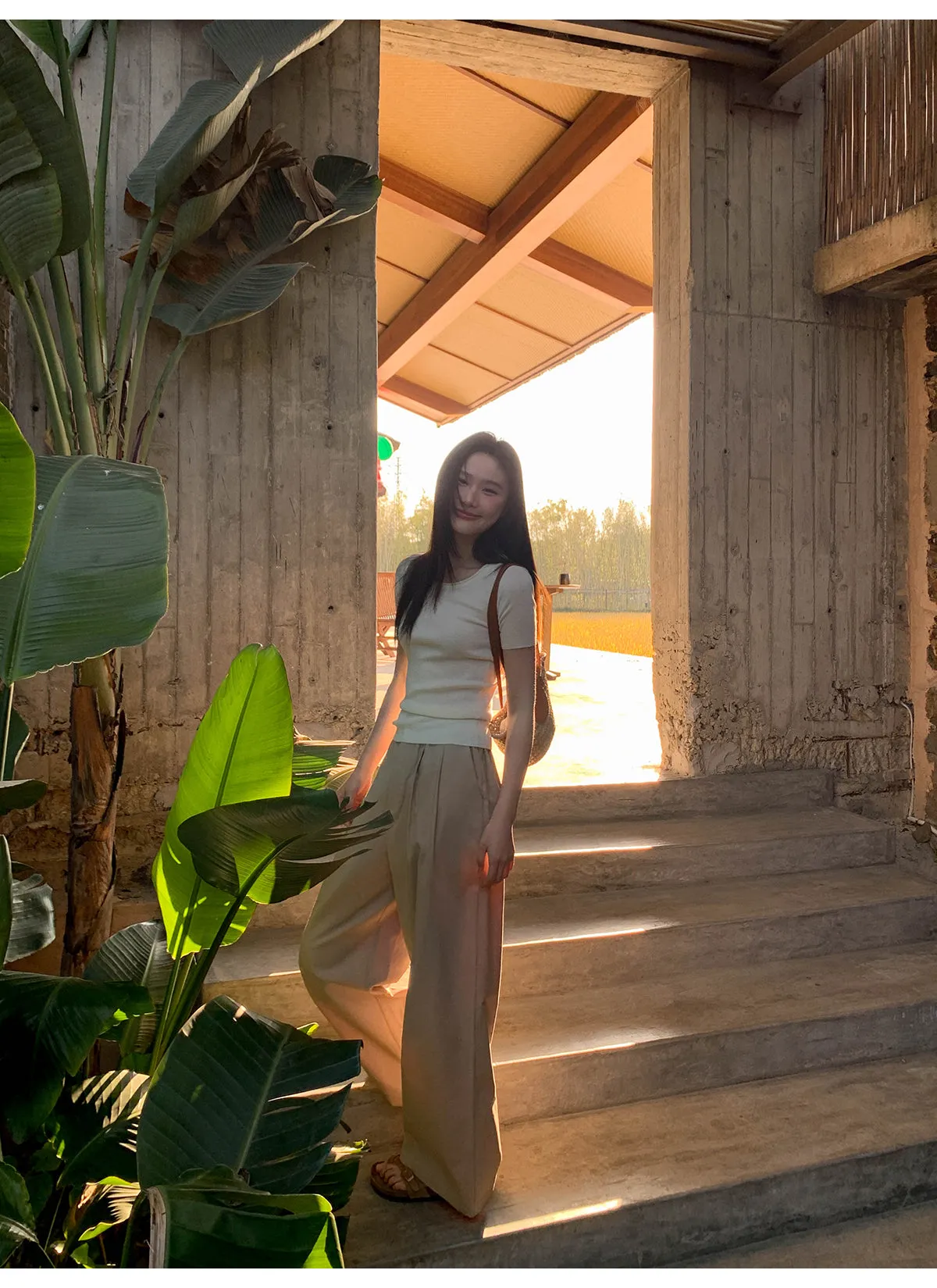 Pleated wide-leg pants