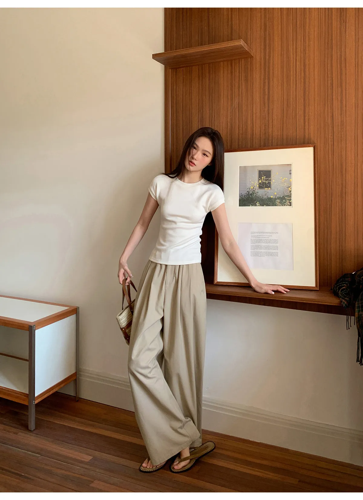 Pleated wide-leg pants