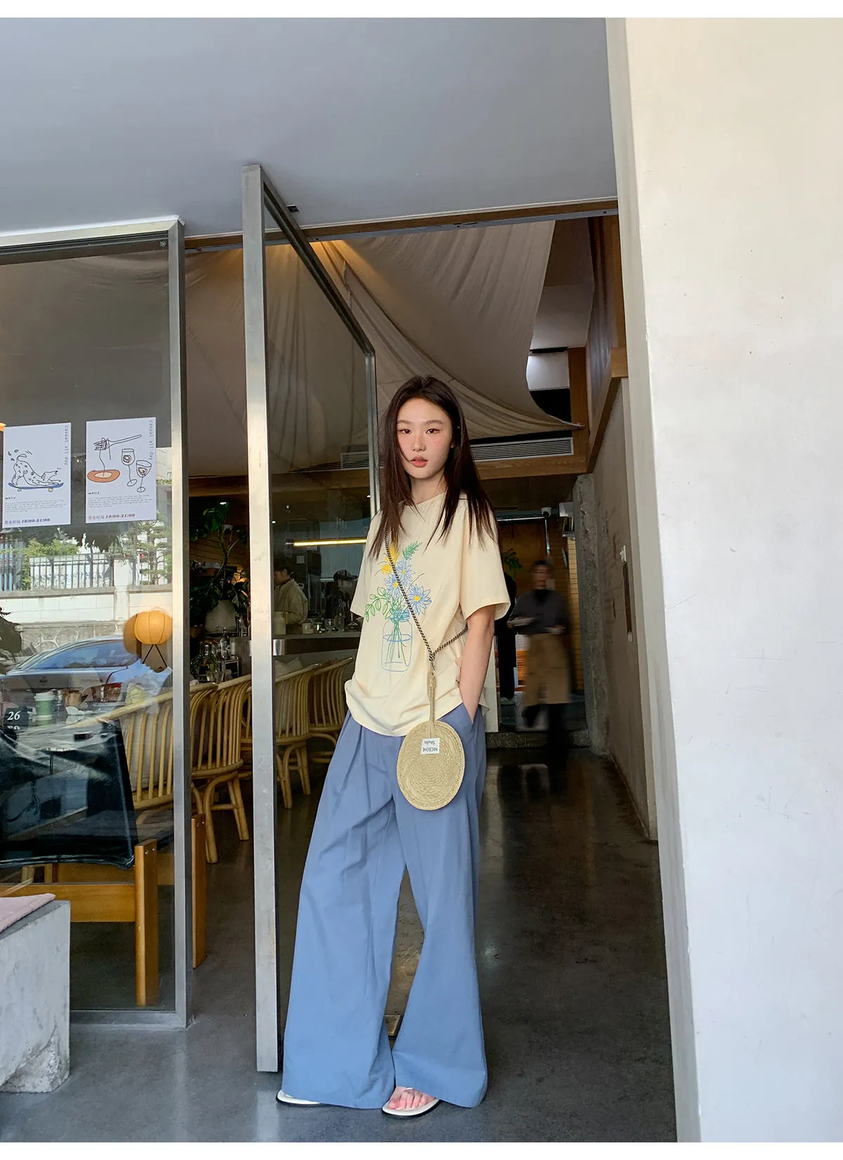 Pleated wide-leg pants