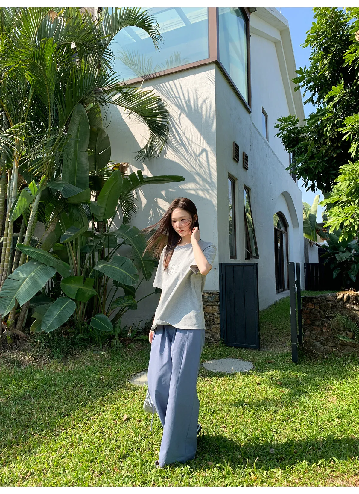 Pleated wide-leg pants