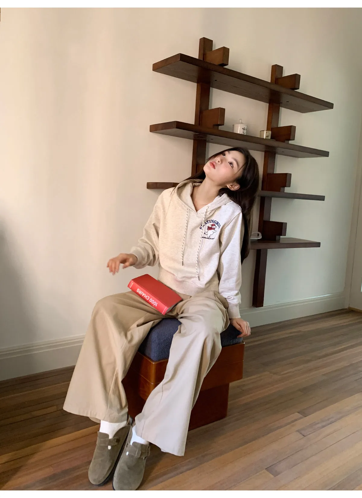 Pleated wide-leg pants