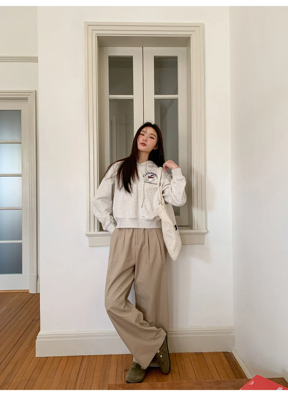 Pleated wide-leg pants