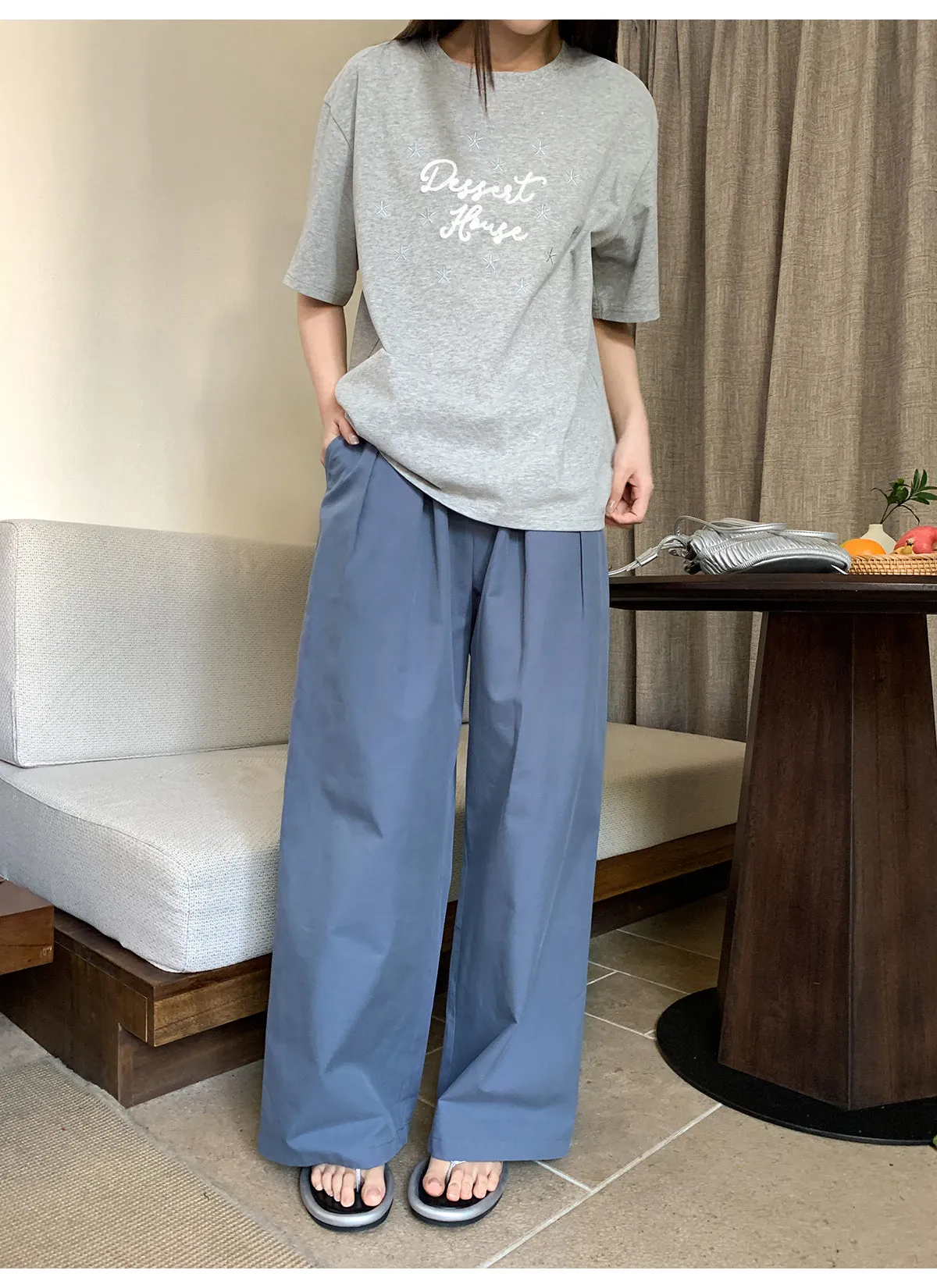 Pleated wide-leg pants