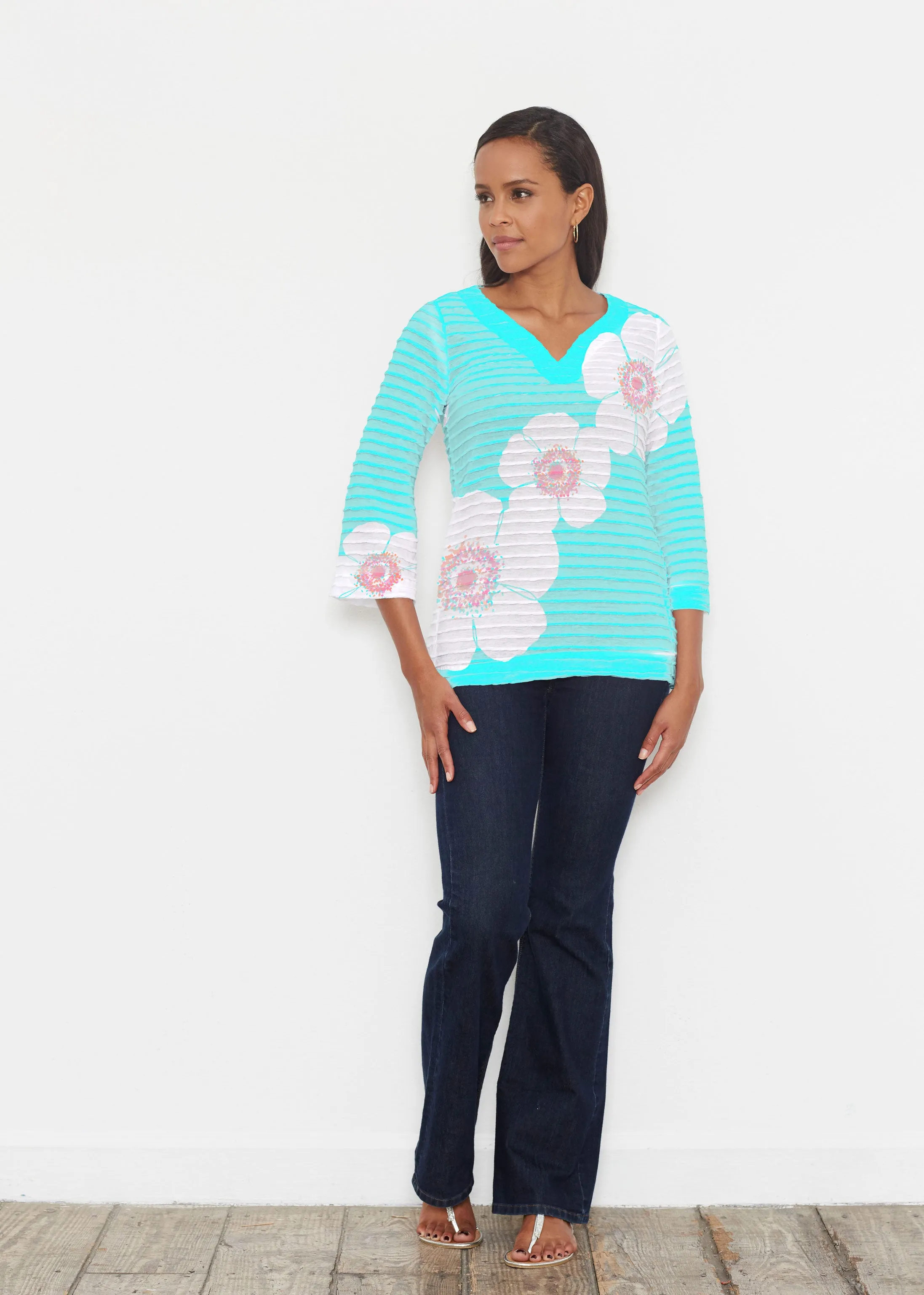 Poppy Seaglass Green (7107) ~ Banded 3/4 Bell-Sleeve V-Neck Tunic