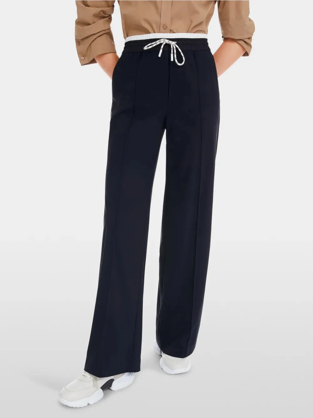 Soft-flowing silhouette Trousers