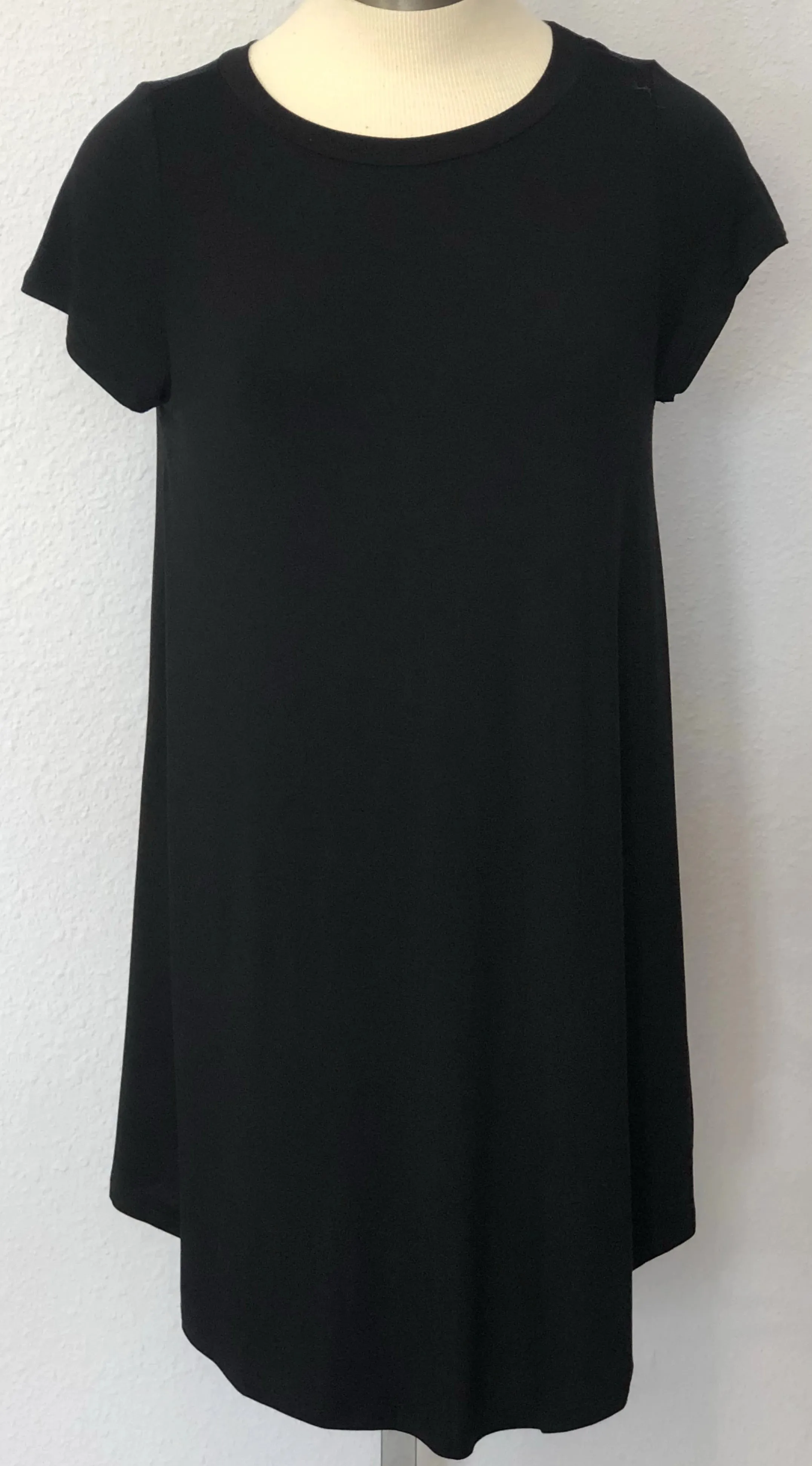 SOLID C-NECK TUNIC