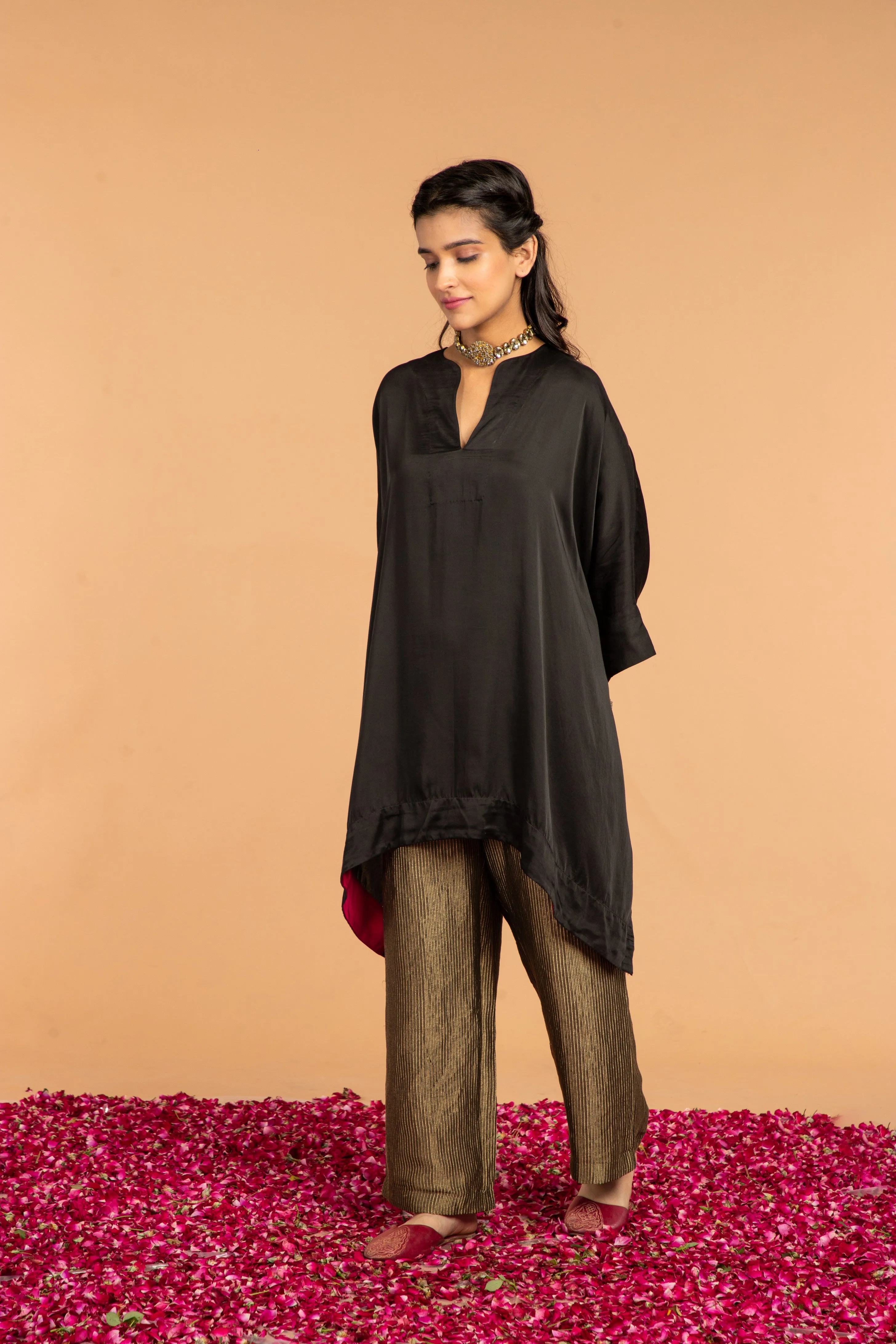 V- NECK SHORT TUNIC