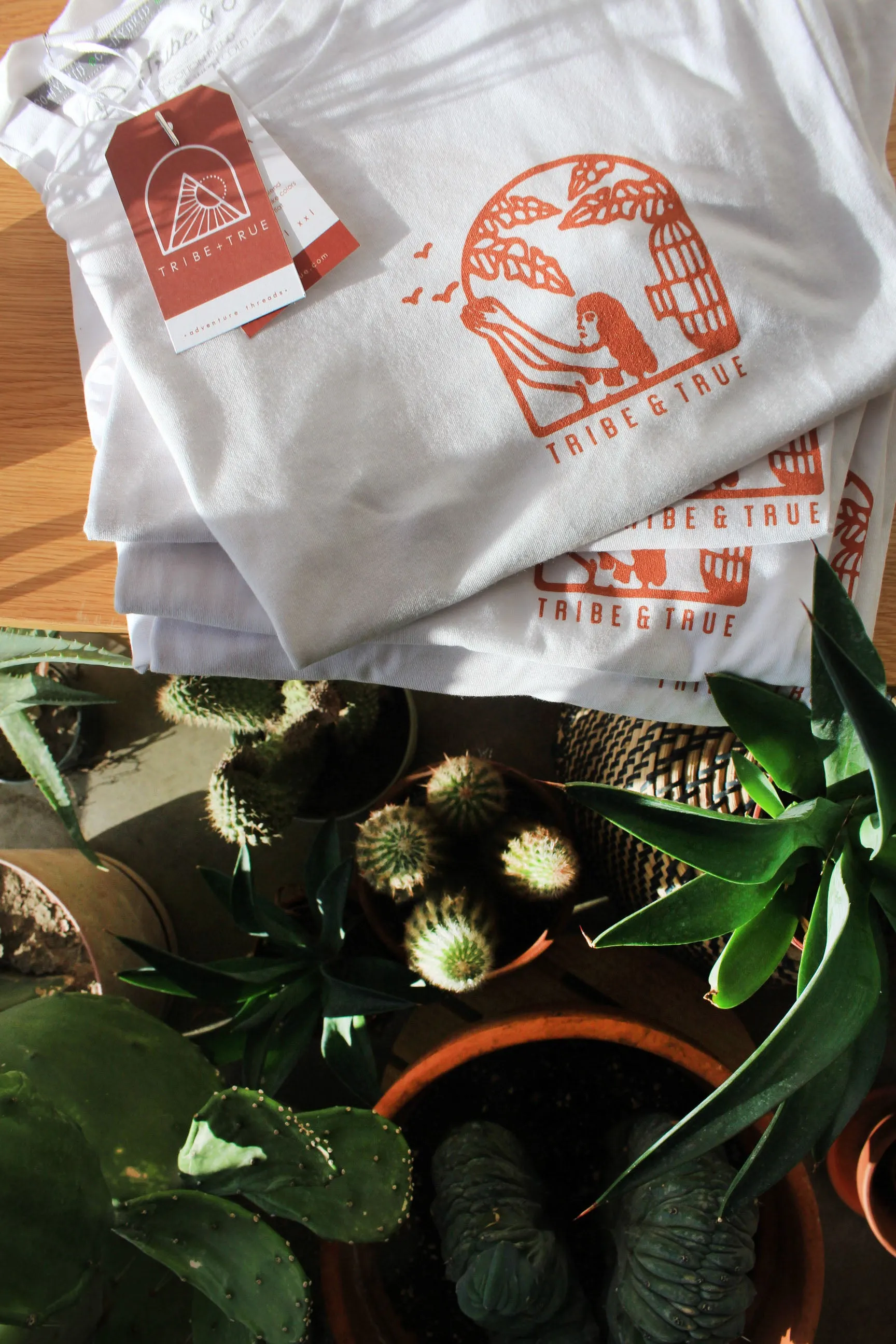 Window Woman // Eco T-Shirt (Blanco)